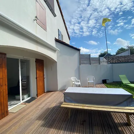 Holiday home Charmante Renovee 3* Avec Terrasse Et Jardinet, A 200m De La Plage De Nauzan, Ideale Familles! - Fr-1-539-46 Saint-Palais-sur-Mer